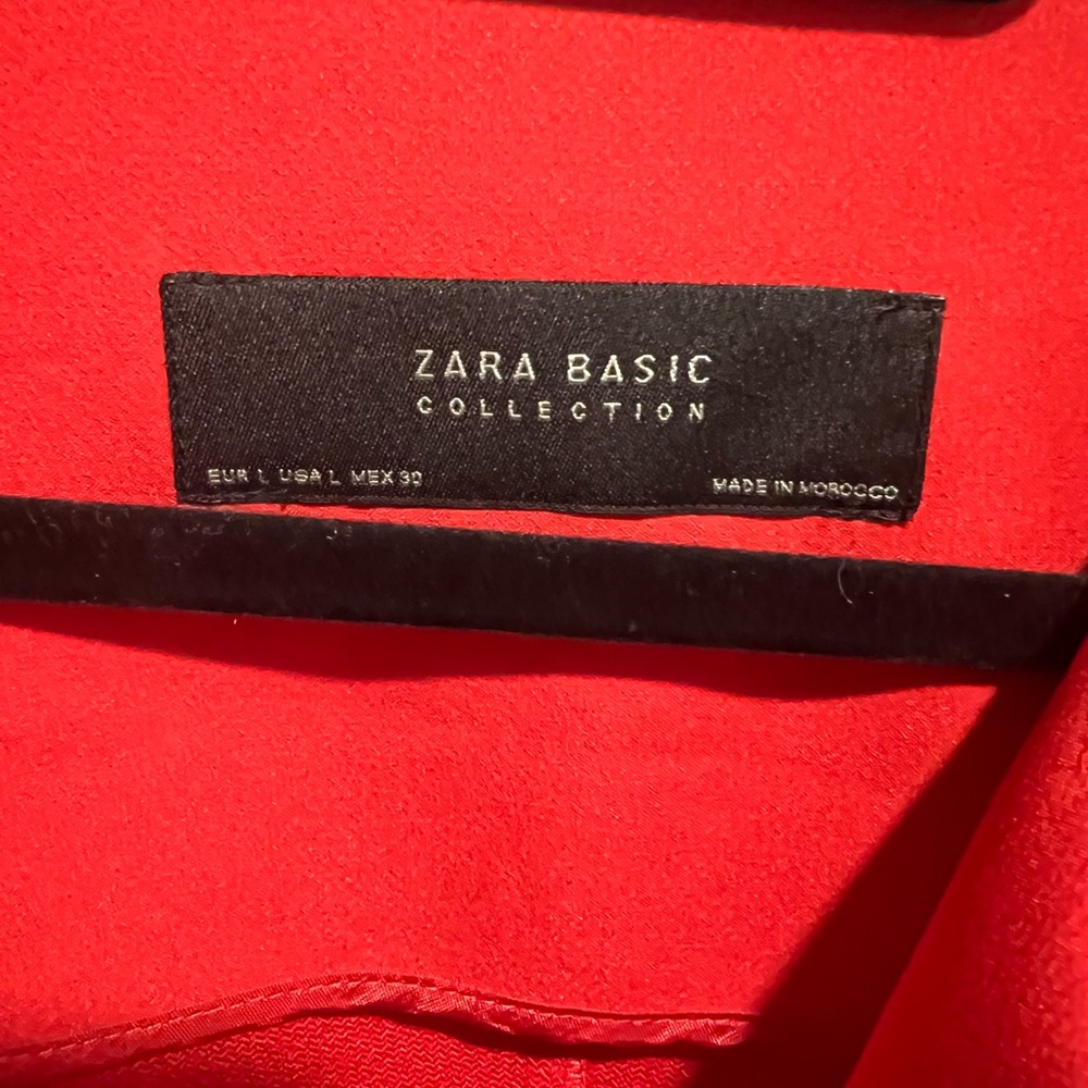 Red jacket - Picture 3 of 3